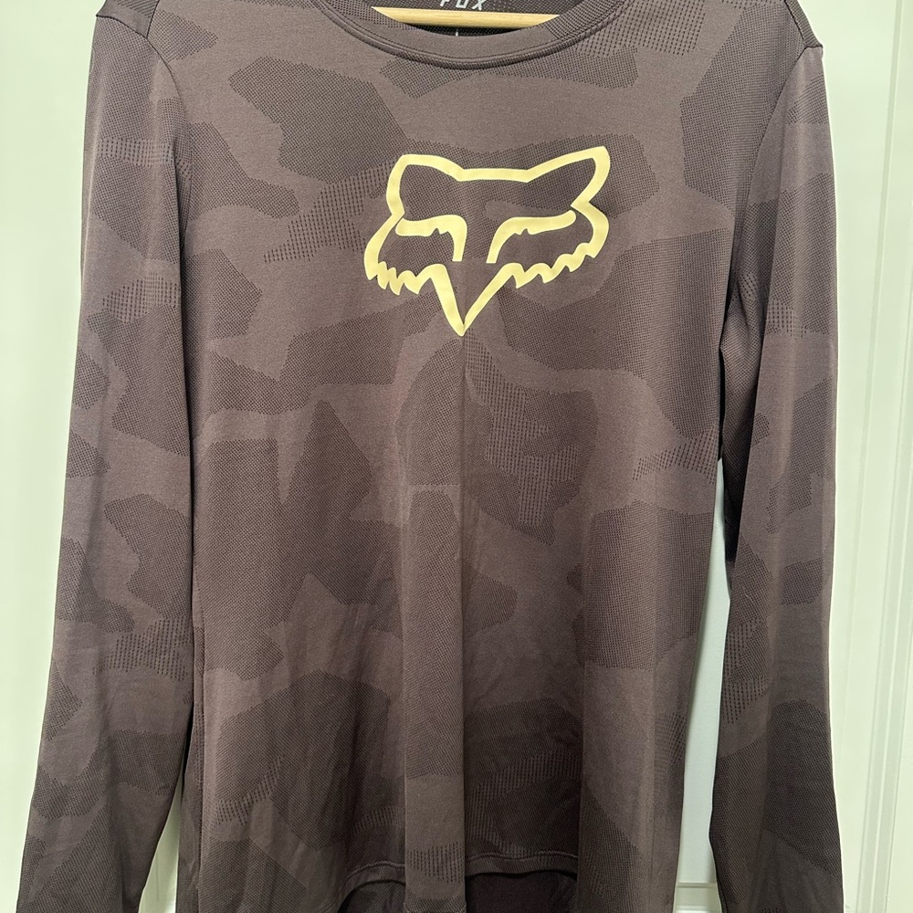 Fox Racing Mountain Biking Jersey Shirt in Brown Camo with Light Pink Logo